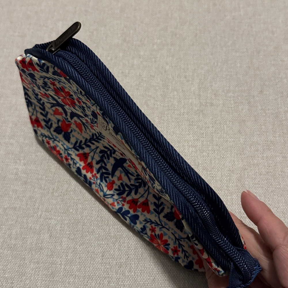 Like New Primrose Hill MakeUp Bag-Red/Navy/Cream Print-ZipTop - Picture 7 of 11